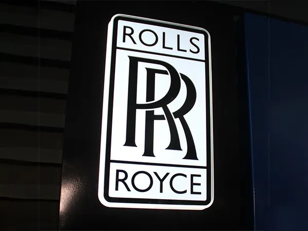 Comharthaíocht Seomra Taispeána Feithicleach Rolls-Royce